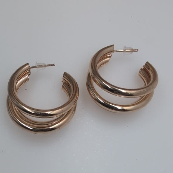 Elegant Gold Geometric Earrings Set - Picture 5 of 7